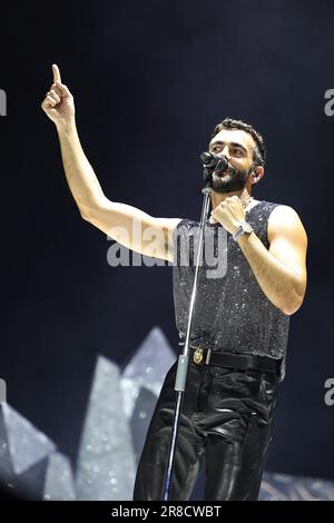 Padua, Italien. 20. Juni 2023. MARCO MENGONI MARCO IN DEN STADIEN 2023 EUGANEO STADIUM - PADUA Marco Mengoni, der erste italienische Künstler, der bei den MTV Europe Music Awards den besten europäischen Akt gewonnen hat, eine Auszeichnung, die 2010 und 2015 gewonnen wurde, Und der erste italienische Künstler in der Geschichte, der 2013 auf der Billboard Film & TV Music Conference in Los Angeles aufgetreten ist. Vor kurzem nahm er an der Eurovision 2023 Teil, die den vierten Platz gewann. Auf dem Foto Marco Mengoni Credit: Independent Photo Agency/Alamy Live News Stockfoto