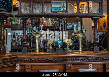 Innenausstattung der Bar des Turners Old Star Pub in Wapping, London, Großbritannien Stockfoto