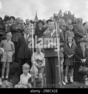 Aktuell 11-1950: Oslo 900 Jahre Jubiläum und die Eröffnung der Stadt HallOslo feiert! Die Stadt ist 900 Jahre alt, erklären die Historiker, und es ist nicht kostenlos, dass man sie darauf sehen kann. Foto: Sverre A. Børretzen / Aktuell / NTB ***FOTO NICHT IMAGE PROCESSED*** Stockfoto