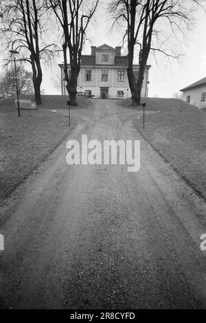 Aktuelle 53-4-1960: Norwegische Burg in Schweden hat die Stadt Oslo nicht etwas Besseres, wofür wir unser Geld ausgeben könnten, als einen städtischen Pampe Palast im Ausland zu bauen? Fragte die empörten Steuerzahler, als bekannt wurde, dass die Stadt an der Restaurierung und Umgestaltung des Hässelby-Schlosses in der Nähe von Stockholm beteiligt war, einem herrlichen Anwesen aus dem 17. Jahrhundert, das etwa 13 Kilometer vom Zentrum Stockholms entfernt liegt. Foto: Sverre A. Børretzen / Aktuell / NTB ***FOTO NICHT IMAGE PROCESSED*** Stockfoto