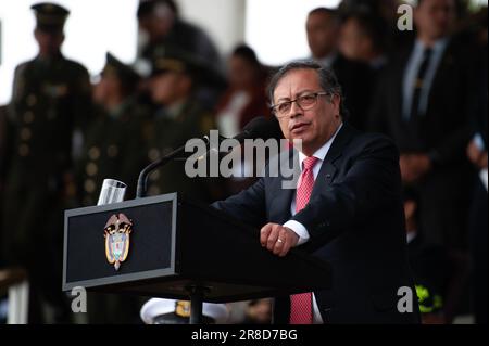 Bogota, Kolumbien. 20. Juni 2023. Der kolumbianische Präsident Gustavo Petro während der Beförderung zum General des Polizeidirektors William Rene Salamanca an der General Santander Police Academy in Bogota, Kolumbien am 20. Juni 2023. Foto von: Chepa Beltran/Long Visual Press Credit: Long Visual Press/Alamy Live News Stockfoto