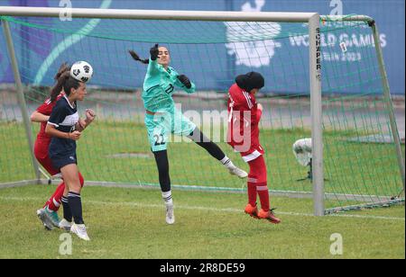 Berlin, Deutschland. 20. Juni 2023. WomenÕs Unified Sports Team Competition (7-gegen-Side) Fußball SO VAE gegen SO Frankreich im Maifeld im Olympischen Park während der Special Olympics World Games Berlin 2023, dem weltweit größten inklusiven Sportevent, bei dem Tausende von Sportlern mit geistigen Behinderungen vom 17. Bis 25. Juni 2023 in 26 Sportarten miteinander konkurrieren. Kredit: Isabel Infantes/Empics/Alamy Live News Stockfoto
