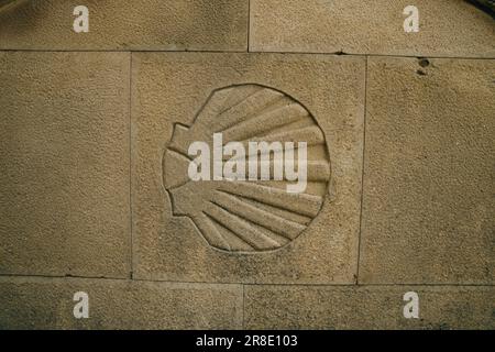 Der Camino de Santiago durch Puente la Reina, Navarra, Spanien - Mai 2023. Hochwertiges Foto Stockfoto