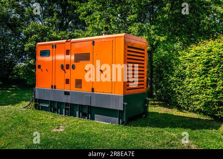 Mobiler Dieselgenerator für die Notstromversorgung, Notstromgenerator für die unterbrechungsfreie Stromversorgung Stockfoto