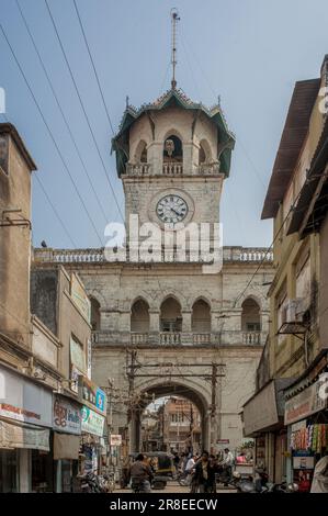 01 07 2009 Uhr Oldtimer-Uhrenturm am Raiya-Naka Gate Rajkot Gujarat India Asia. Stockfoto