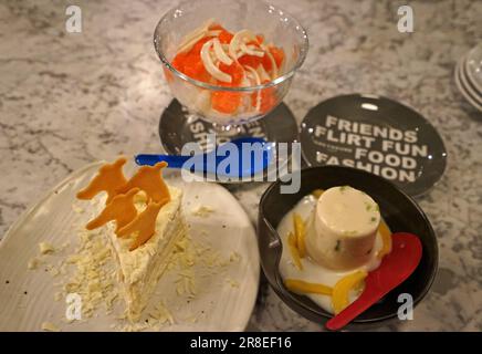 Aus nächster Nähe gemischte thailändische Desserts im Thai Fusion und Twist Restaurant aus Bangkok, Thailand Stockfoto