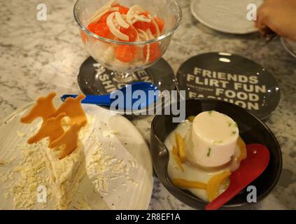 Aus nächster Nähe gemischte thailändische Desserts im Thai Fusion und Twist Restaurant aus Bangkok, Thailand Stockfoto