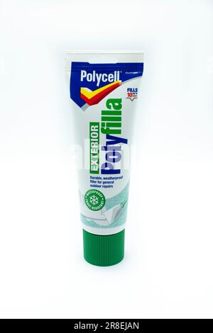 Irvine, Schottland, Großbritannien - 02. Februar 2023: Polycell-Außenmaterial Polyfilla in einem wiederverwertbaren Kunststoffröhrchen und -Deckel. Stockfoto