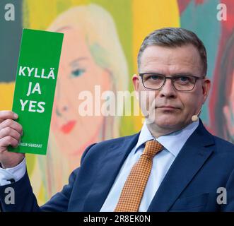 Petteri Orpo führte vor den finnischen Parlamentswahlen 2023 eine Podiumsdiskussion mit Parteiführern durch, die von den Medien gesponsert wurde. Stockfoto