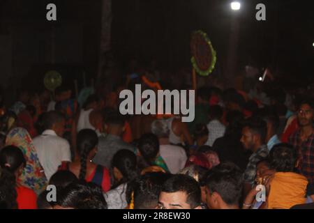 Bhadrak, Odisha , INDIEN - JUNI 20 2023 : göttlich aussehendes Idol der hinduistischen Gottheiten Lord Jagannath während des Wagenfestivals. Weltberühmter Rath Yatra (Wagen Stockfoto