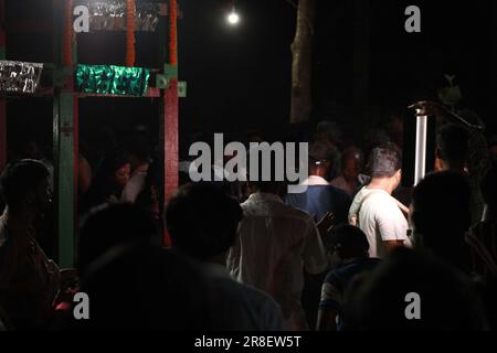 Bhadrak, Odisha , INDIEN - JUNI 20 2023 : göttlich aussehendes Idol der hinduistischen Gottheiten Lord Jagannath während des Wagenfestivals. Weltberühmter Rath Yatra (Wagen Stockfoto