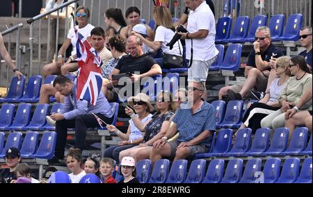 Krakau, Polen. 21. Juni 2023. Kanu Sprint. Europäische Spiele 2023. Kryspinow Waterway. Krakau. Einige TeamGB-Fans während des Kanu-Sprint-Events bei den europäischen Spielen 2023 in Krakau, Polen. Kredit: Sport In Pictures/Alamy Live News Stockfoto