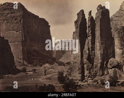 Cañon de Chelle. Die Mauern des Grand Cañon sind ca. 1200 Meter hoch. 1873 von Timothy H. O'Sullivan, geboren in Irland 1840, starb New York City 1882 Stockfoto