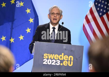 Stockholm, Schweden. 21. Juni 2023. US-Generalstaatsanwalt Merrick B Garland nimmt am Mittwoch, den 21. Juni 2023, an einer Pressekonferenz in Stockholm, Schweden, Teil. Es wurde ein Treffen mit dem Ziel abgehalten, die Beziehungen und die Zusammenarbeit zwischen der EU und den USA in Fragen von gemeinsamem Interesse im Bereich Justiz und Inneres zu stärken und Prioritäten für die politische und operative Zusammenarbeit festzulegen. Foto: Pontus Lundahl/TT/Code 10500 ***SCHWEDEN AUS*** Kredit: TT News Agency/Alamy Live News Stockfoto