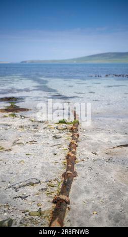 Alte Abwasserrohre, die ins Meer führen. Stockfoto