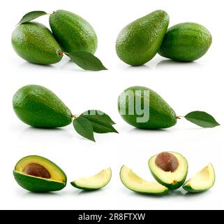 Ein Set reifer Avocado-Früchte, isoliert auf weißem Hintergrund Stockfoto