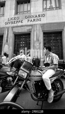 MILANO - INIZIO DEGLI ESAMI DI MATURITA' NELLE SCUOLE SUPERIORI, PROVA SCRITTA, LICEO PARINI NUR REDAKTIONELLE VERWENDUNG Stockfoto