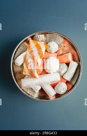 Fleischbällchen auf den Tisch gestellt Stockfoto