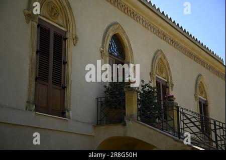 Malerischer Blick auf Villa Aurea und Gärten ein historisches Wahrzeichen im Tal der Tempel Archäologischer Park in Agrigento Sizilien, Italien. Stockfoto