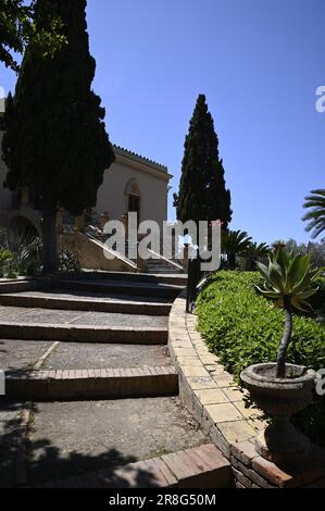 Malerischer Blick auf Villa Aurea und Gärten ein historisches Wahrzeichen im Tal der Tempel Archäologischer Park in Agrigento Sizilien, Italien. Stockfoto