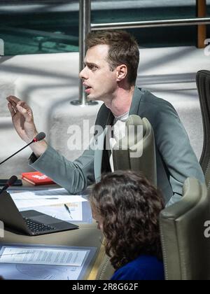 Brüssel, Belgien. 21. Juni 2023. Jos D'Haese VON PVDA, abgebildet auf einer Plenartagung des flämischen Parlaments am Mittwoch, den 21. Juni 2023 in Brüssel. BELGA FOTO JAMES ARTHUR GEKIERE Kredit: Belga News Agency/Alamy Live News Stockfoto