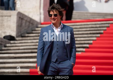 ROM, ITALIEN - JUNI 19: Tom Cruise besucht den Roten Teppich auf der Weltpremiere von Paramount Pictures ''Mission: Impossible - Dead Reckoning Part One'' an der Spanischen Treppe am 19. Juni 2023 in Rom, Italien (Foto: Luca Carlino/NurPhoto)0 Stockfoto