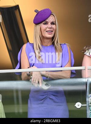 Ascot, Großbritannien. 21. Juni 2023. Berkshire, Großbritannien. 21. Juni 2023. Amanda Holden am zweiten Tag des Royal Ascot. Kredit: Doug Peters/Alamy Live News Stockfoto