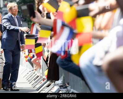 Charleroi, Belgien. 21. Juni 2023. Der niederländische König Willem-Alexander wurde bei einem Besuch des Instituts St. Andre am zweiten Tag des offiziellen Staatsbesuchs des niederländischen Königspaares in Belgien in Charleroi am Mittwoch, den 21. Juni 2023, fotografiert. BELGA FOTO BENOIT DOPPAGNE Kredit: Belga News Agency/Alamy Live News Stockfoto