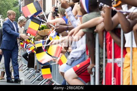 Charleroi, Belgien. 21. Juni 2023. Der niederländische König Willem-Alexander und Königin Maxima wurden bei einem Besuch des Instituts St. Andre am zweiten Tag des offiziellen Staatsbesuchs des niederländischen Königspaares in Belgien in Charleroi am Mittwoch, den 21. Juni 2023, fotografiert. BELGA FOTO BENOIT DOPPAGNE Kredit: Belga News Agency/Alamy Live News Stockfoto