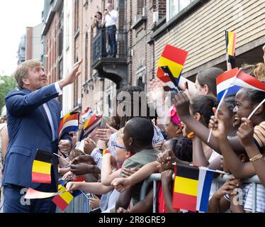 Charleroi, Belgien. 21. Juni 2023. Der niederländische König Willem-Alexander wurde bei einem Besuch des Instituts St. Andre am zweiten Tag des offiziellen Staatsbesuchs des niederländischen Königspaares in Belgien in Charleroi am Mittwoch, den 21. Juni 2023, fotografiert. BELGA FOTO BENOIT DOPPAGNE Kredit: Belga News Agency/Alamy Live News Stockfoto