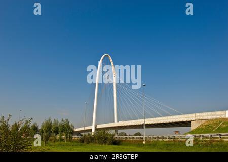 The Sails, Santiago Calatravas Hängebrücke über die A1, Reggio Emilia, Italien Stockfoto