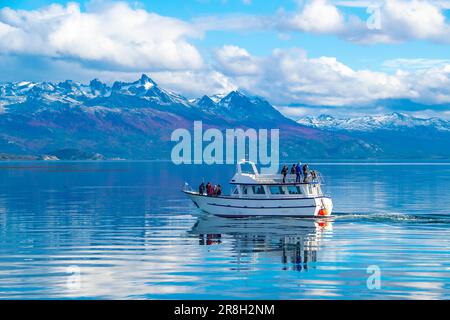 Touristenausflugsschiff, Segeln im Beagle Channel, ushuaia, tierra del fuego, argentinien Stockfoto