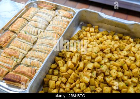 Schulabendessen Stockfoto