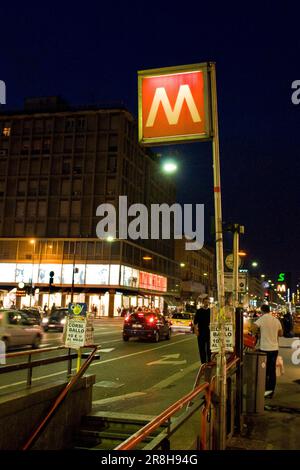 Corso Buenos Aires Bei Nacht. Mailand. Lombardei. Italien Stockfoto