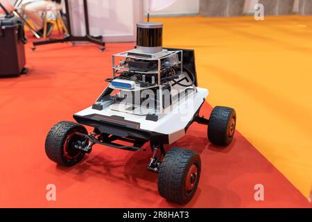 Bau- und Industriedrohne auf der Technikausstellung. Mitten im Bild Stockfoto