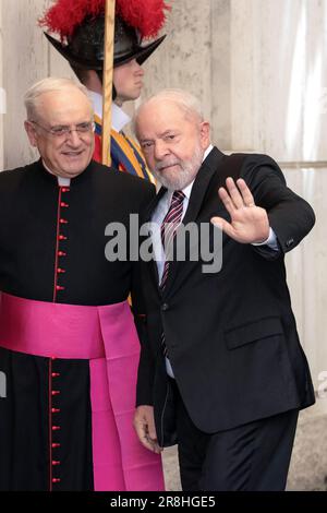 Vatikanstadt, Vatikan, 21. Juni 2023. Der brasilianische Präsident Luiz Inacio Lula da Silva kommt zu einer privaten Audienz mit Papst Franziskus im Vatikan - Foto vom Vatikan Pool D. Ibanez. Kredit: Maria Grazia Picciarella/Alamy Live News Stockfoto