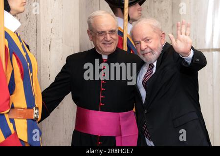 Vatikanstadt, Vatikan, 21. Juni 2023. Der brasilianische Präsident Luiz Inacio Lula da Silva kommt zu einer privaten Audienz mit Papst Franziskus im Vatikan - Foto vom Vatikan Pool D. Ibanez. Kredit: Maria Grazia Picciarella/Alamy Live News Stockfoto