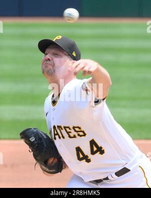 Pittsburgh, Usa. 21. Juni 2023. Die Pittsburgh Pirates, die den Pitcher Rich Hill (44) starten, treten am Mittwoch, den 21. Juni 2023 in Pittsburgh gegen die Chicago Cubs im PNC Park an. Foto: Archie Carpenter/UPI Credit: UPI/Alamy Live News Stockfoto