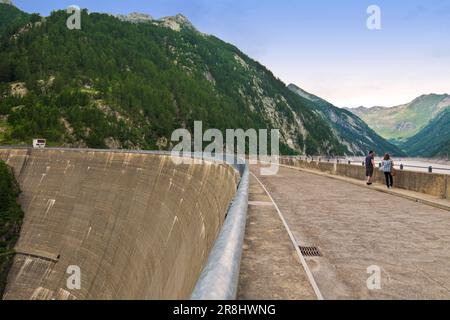 Sambuco-Staudamm. Lavizzara-Tal. Die Schweiz Stockfoto