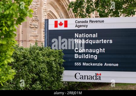 Ottawa, Kanada - 19. Mai 2023: Canada Revenue Agency, National Headquarters. Die CRA ist die Steuerbehörde der Bundesregierung. Stockfoto