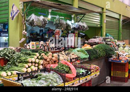 Obst- und Gemüsestand in Hadera Stockfoto