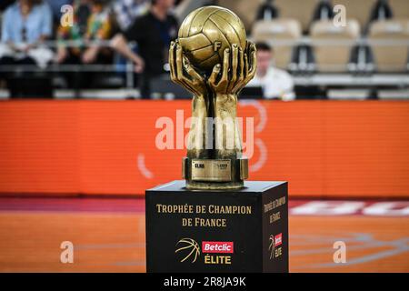 Paris, Frankreich. 15. Juni 2023. Veranschaulichung der offiziellen Trophäe während der französischen Meisterschaft, des Basketballspiels Betclic Elite, der Playoffs, des Endspiels 3, zwischen Metropolitans 92 (Boulogne - Levallois) und MONACO am 15. Juni 2023 im Roland-Garros-Stadion in Paris, Frankreich - Foto Matthieu Mirville/DPPI Credit: DPPI Media/Alamy Live News Stockfoto