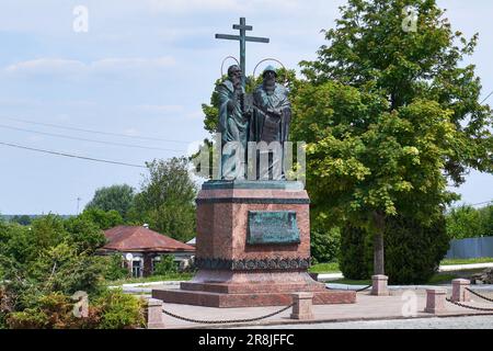 Kolomna, Russland - 30. Mai 2023: Denkmal für die russischen Heiligen Cyril und Methodius Stockfoto