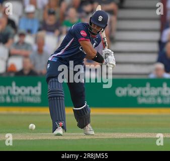 Northampton 21 - Juni 2023 : Emilio Gay of Northamptonshire während des Vitality T20 Blast Match zwischen Northamptonshire Steelbacks gegen Derbyshire Falcons im County Ground Northampton England . Stockfoto