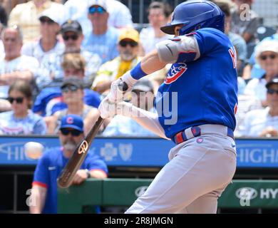 Pittsburgh, Usa. 21. Juni 2023. Nick Madrigal (1) Singles aus dem dritten Baseman der Chicago Cubs erzielt am Mittwoch, den 21. Juni 2023 in Pittsburgh im achten Inning zwei Runs gegen die Pittsburgh Pirates im PNC Park. Foto: Archie Carpenter/UPI Credit: UPI/Alamy Live News Stockfoto