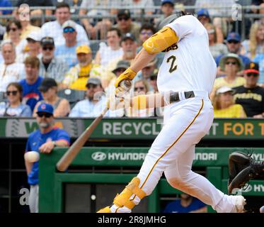 Pittsburgh, Usa. 21. Juni 2023. Pittsburgh Pirates Right Fielder Connor Joe (2) führt am Mittwoch, den 21. Juni 2023 in Pittsburgh das siebte Inning gegen die Chicago Cubs im PNC Park an. Foto: Archie Carpenter/UPI Credit: UPI/Alamy Live News Stockfoto