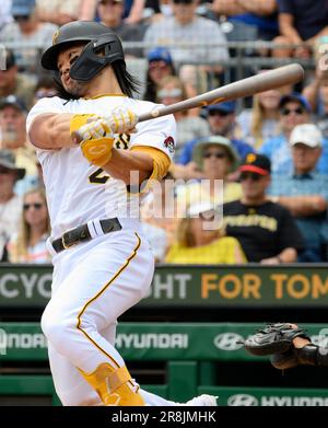 Pittsburgh, Usa. 21. Juni 2023. Pittsburgh Pirates Right Fielder Connor Joe (2) führt am Mittwoch, den 21. Juni 2023 in Pittsburgh das siebte Inning gegen die Chicago Cubs im PNC Park an. Foto: Archie Carpenter/UPI Credit: UPI/Alamy Live News Stockfoto