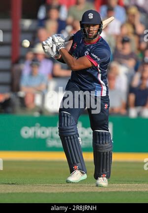 Northampton 21 - Juni 2023 : Emilio Gay of Northamptonshire während des Vitality T20 Blast Match zwischen Northamptonshire Steelbacks gegen Derbyshire Falcons im County Ground Northampton England . Stockfoto