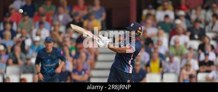 Northampton 21 - Juni 2023 : Emilio Gay of Northamptonshire während des Vitality T20 Blast Match zwischen Northamptonshire Steelbacks gegen Derbyshire Falcons im County Ground Northampton England . Stockfoto