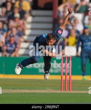 Northampton 21 - Juni 2023 : Zaman Khan of Derbyshire Falcons während des Vitality T20 Blast Match zwischen Northamptonshire Steelbacks vs Derbyshire Falcons im County Ground Northampton England . Stockfoto